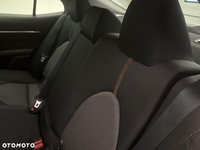 Toyota Camry 2.5 Hybrid Comfort CVT - 21