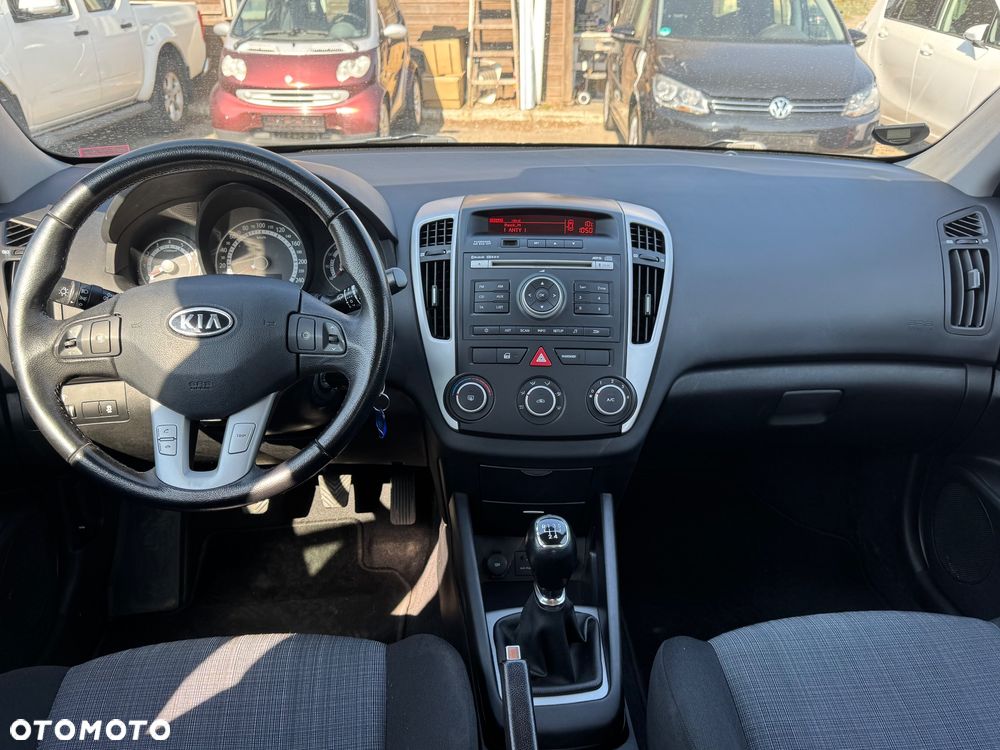 Kia Ceed 1.4 CVVT Attract - 11