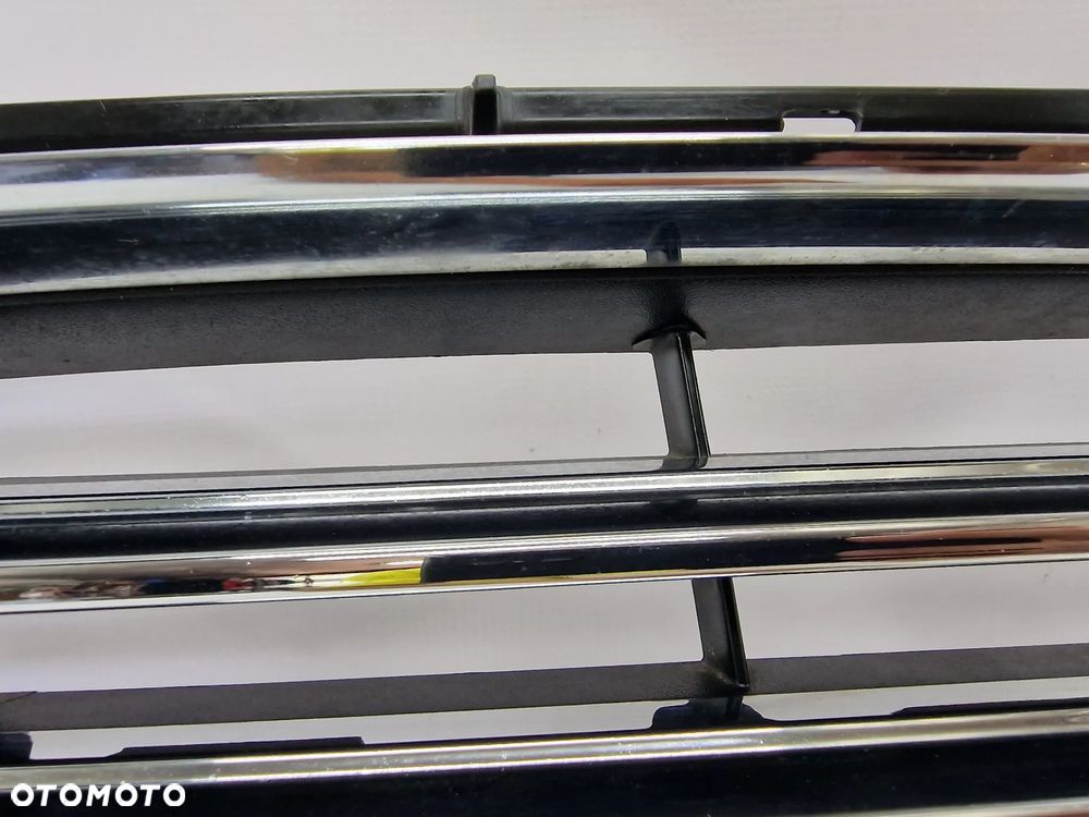 FORD MONDEO MK5 14- ATRAPA / GRILL / KRATKA ŚRODKOWA ZDERZAKA PRZEDNIEGO PRZÓD , NR DS73-8150-J , NR AUKCJI KR87 - 13