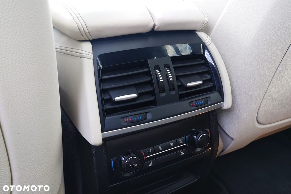 BMW X5 xDrive50i - 6