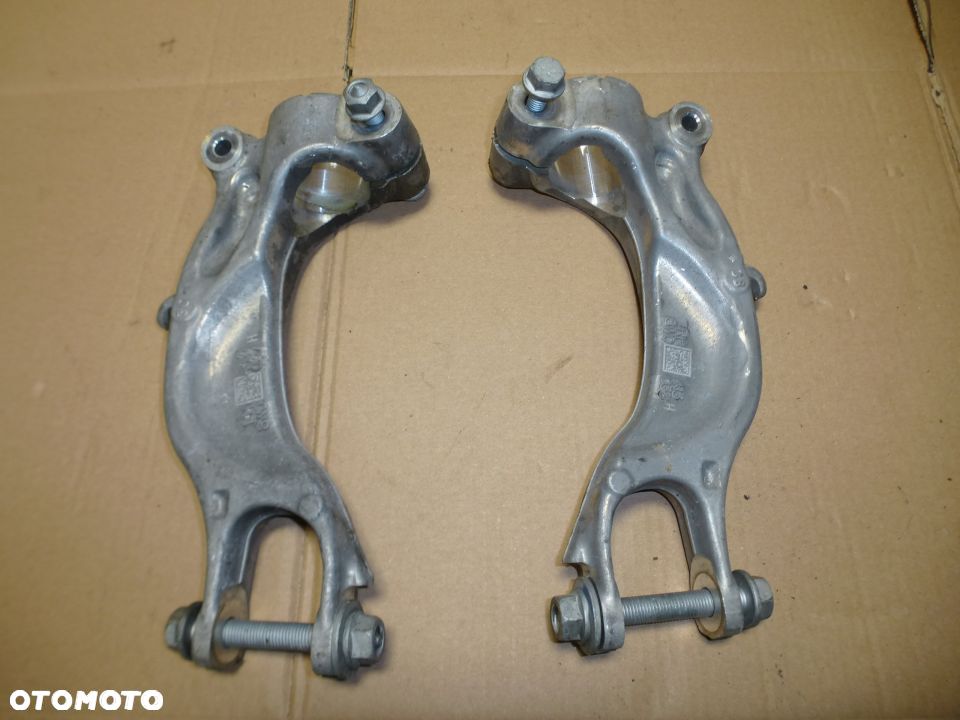 WIDEŁKI UCHWYT AMORTYZATORA PRZÓD AUDI A4 B9 8W0 - 1