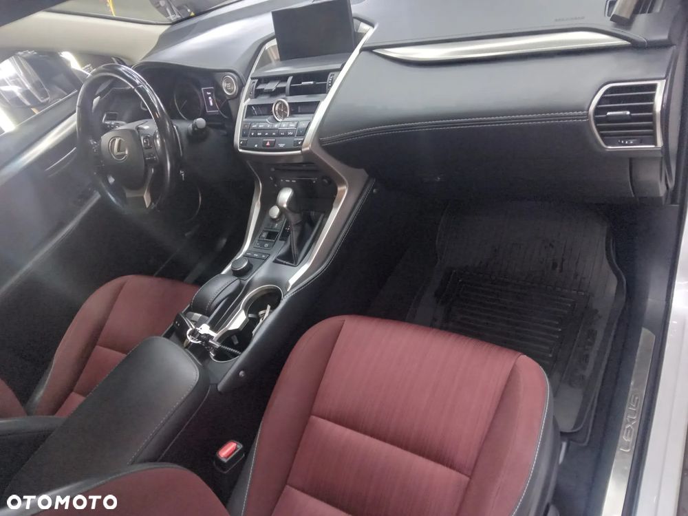 Lexus NX 200t Elite AWD - 4