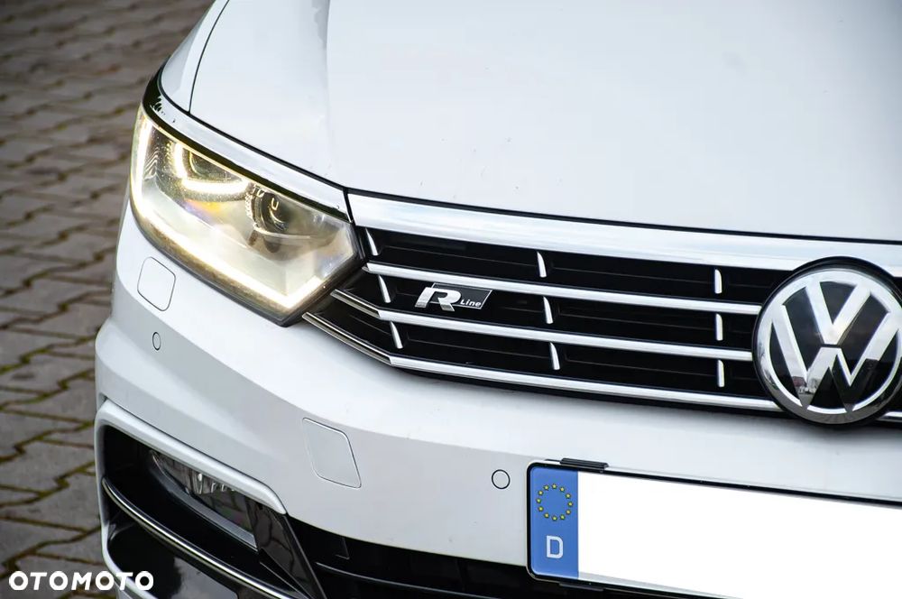 Volkswagen Passat 2.0 TDI SCR 4Motion DDG Highline - 30