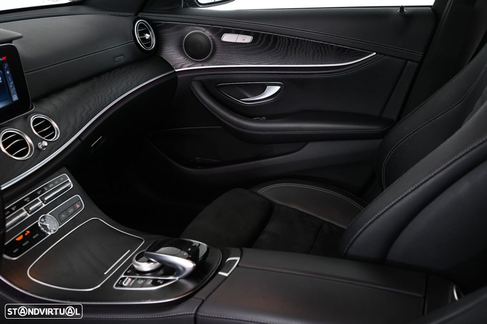 Mercedes-Benz E 300 de AMG Line - 25