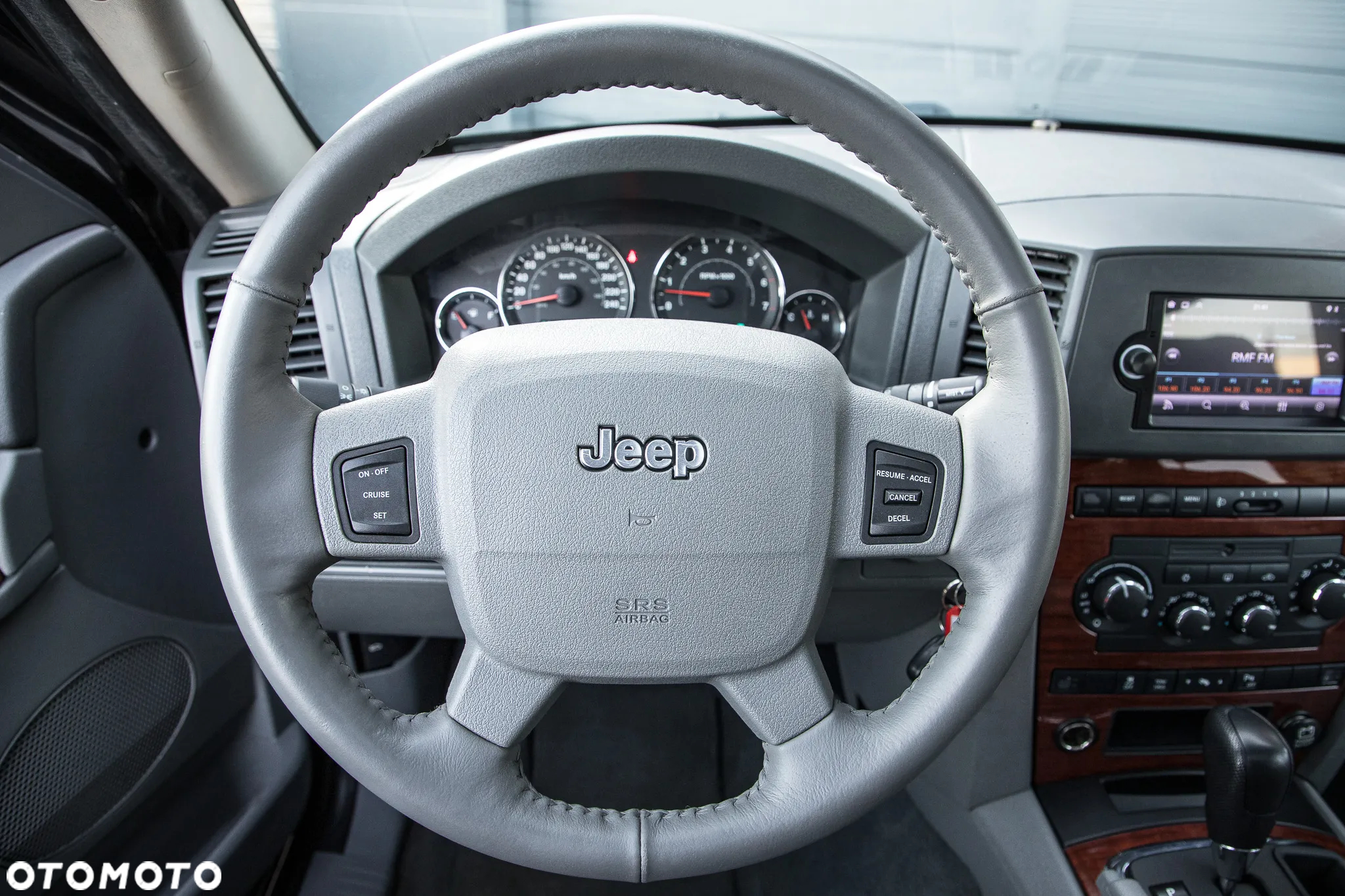 Jeep Grand Cherokee - 19