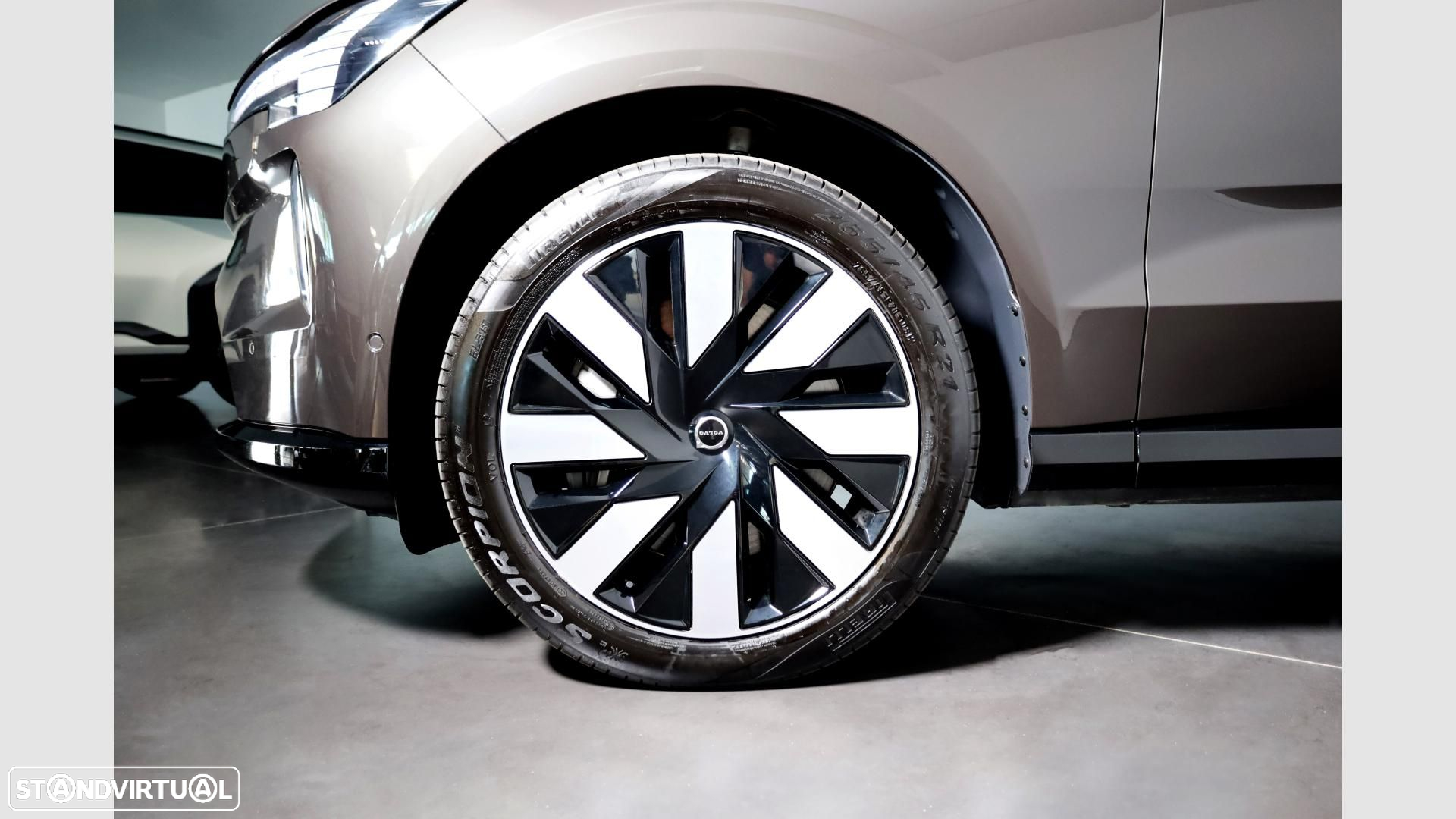 Volvo EX90 111 kWh Twin Motor Plus - 9