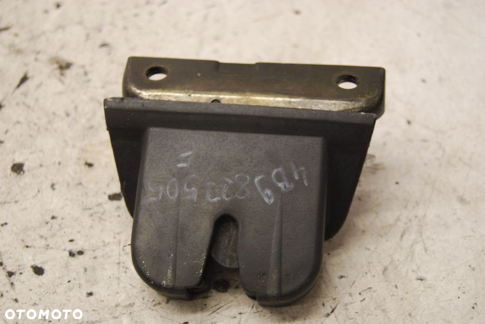 ZAMEK KLAPY BAGAŻNIKA TYŁ TYLNY 4B9827505E AUDI A6 C5 KOMBI 4B9827520 - 2