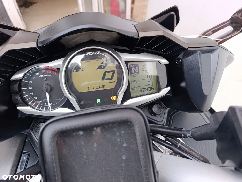 Yamaha FJR - 17