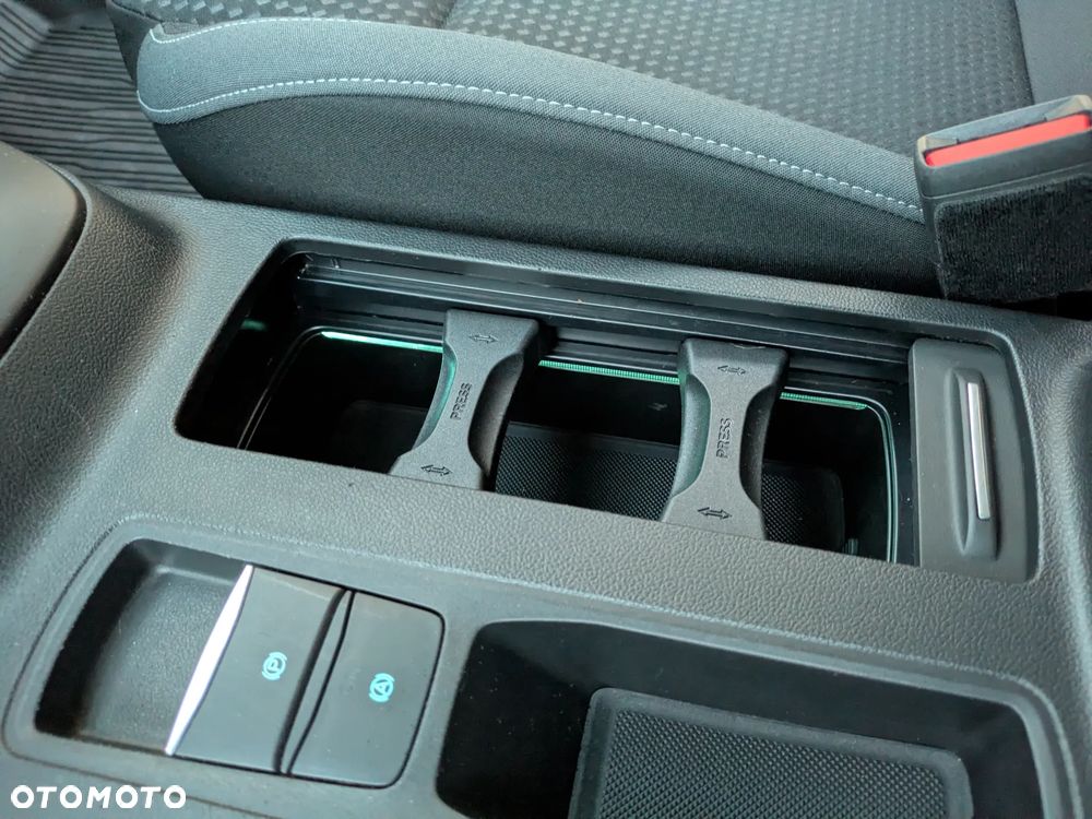 Ford Focus 1.5 EcoBlue Start-Stopp-System COOL&CONNECT DESIGN - 39