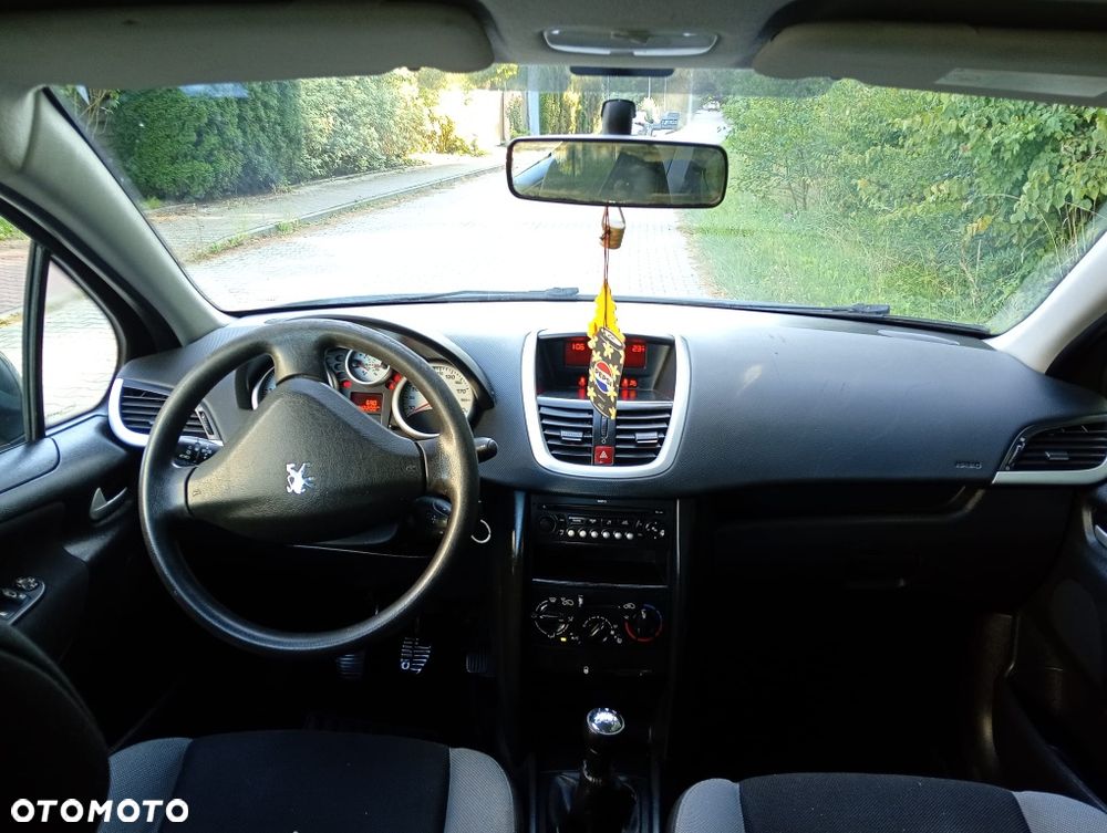 Peugeot 207 - 6