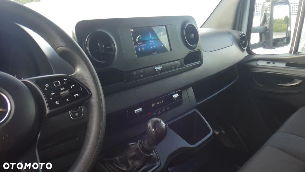 Mercedes-Benz Sprinter - 10