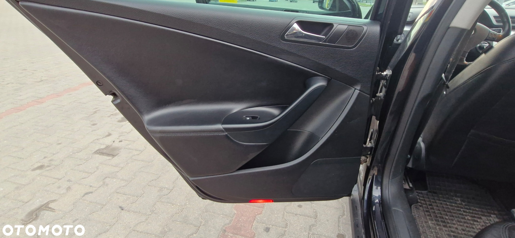 Volkswagen Passat 2.0 TDI Highline - 13