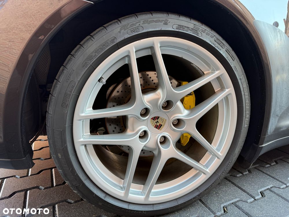 Porsche 911 Carrera 4S PDK - 19