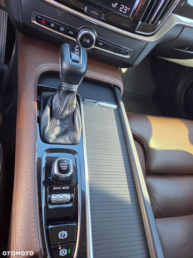 Volvo V90 D4 Momentum Pro - 8