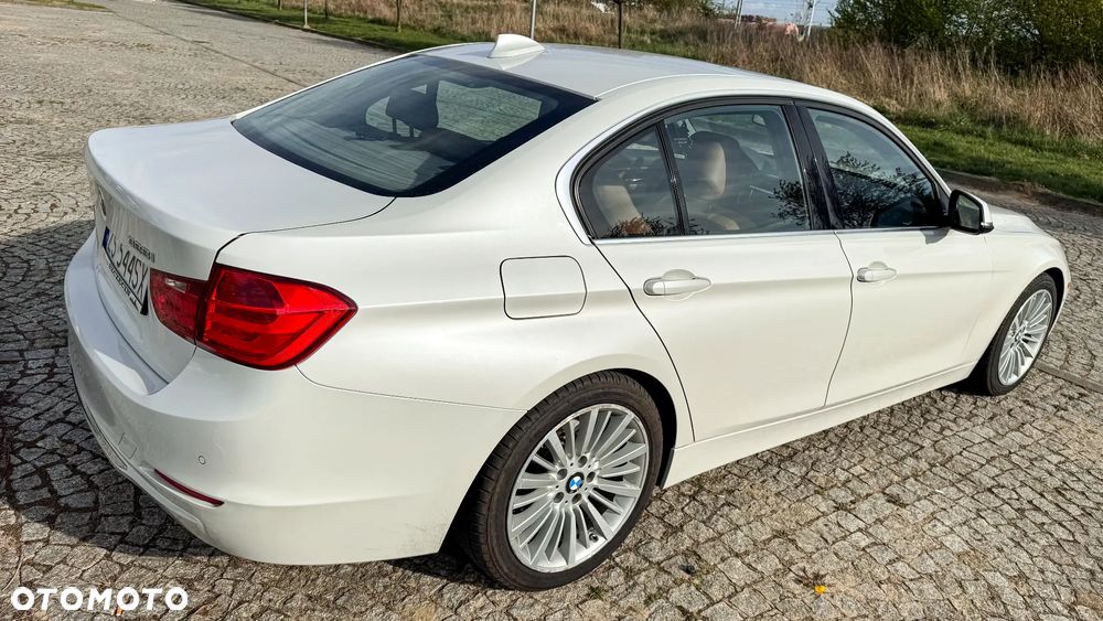 BMW Seria 3 328i Sport-Aut Luxury Line - 1