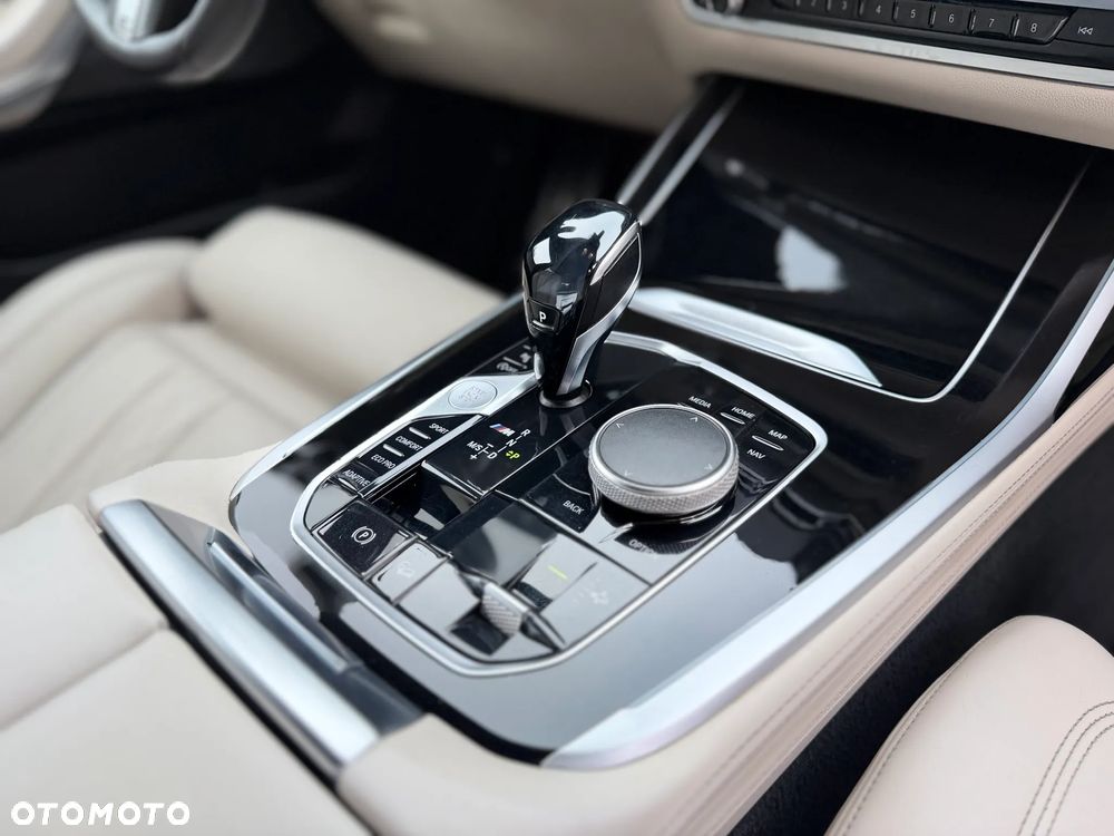 BMW X7 - 38