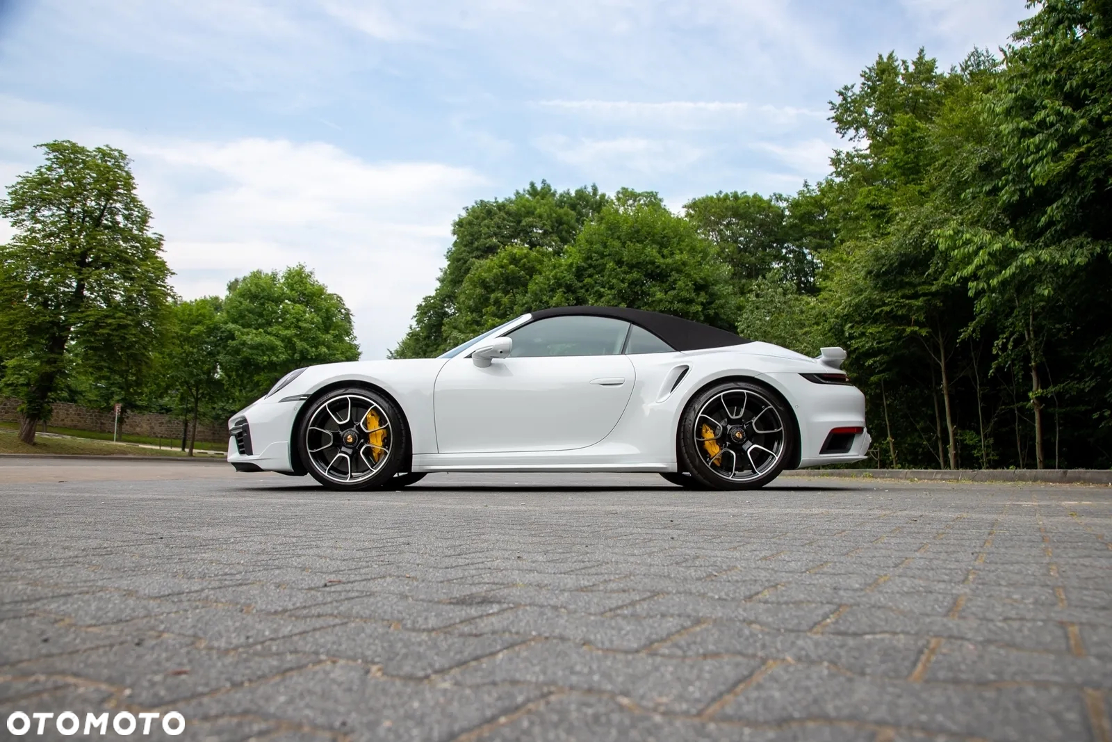 Porsche 911 Carrera Turbo S Cabrio - 31