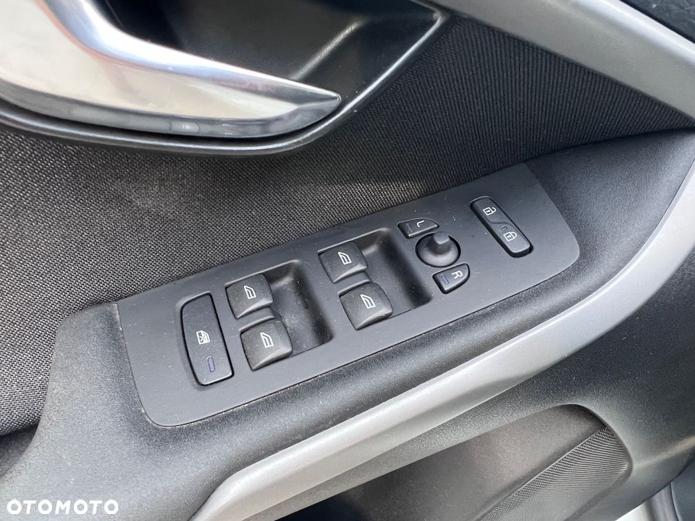 Volvo V40 T2 - 16