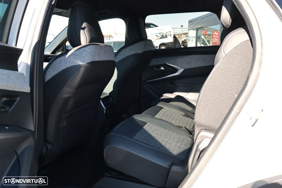 Peugeot 5008 1.2 Hybrid Allure e-DCS6 - 15