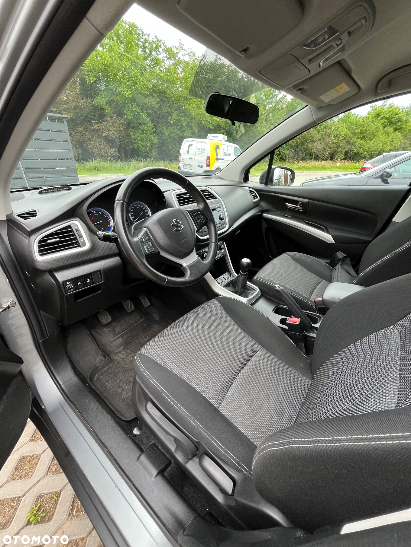 Suzuki SX4 1.6 Premium - 28