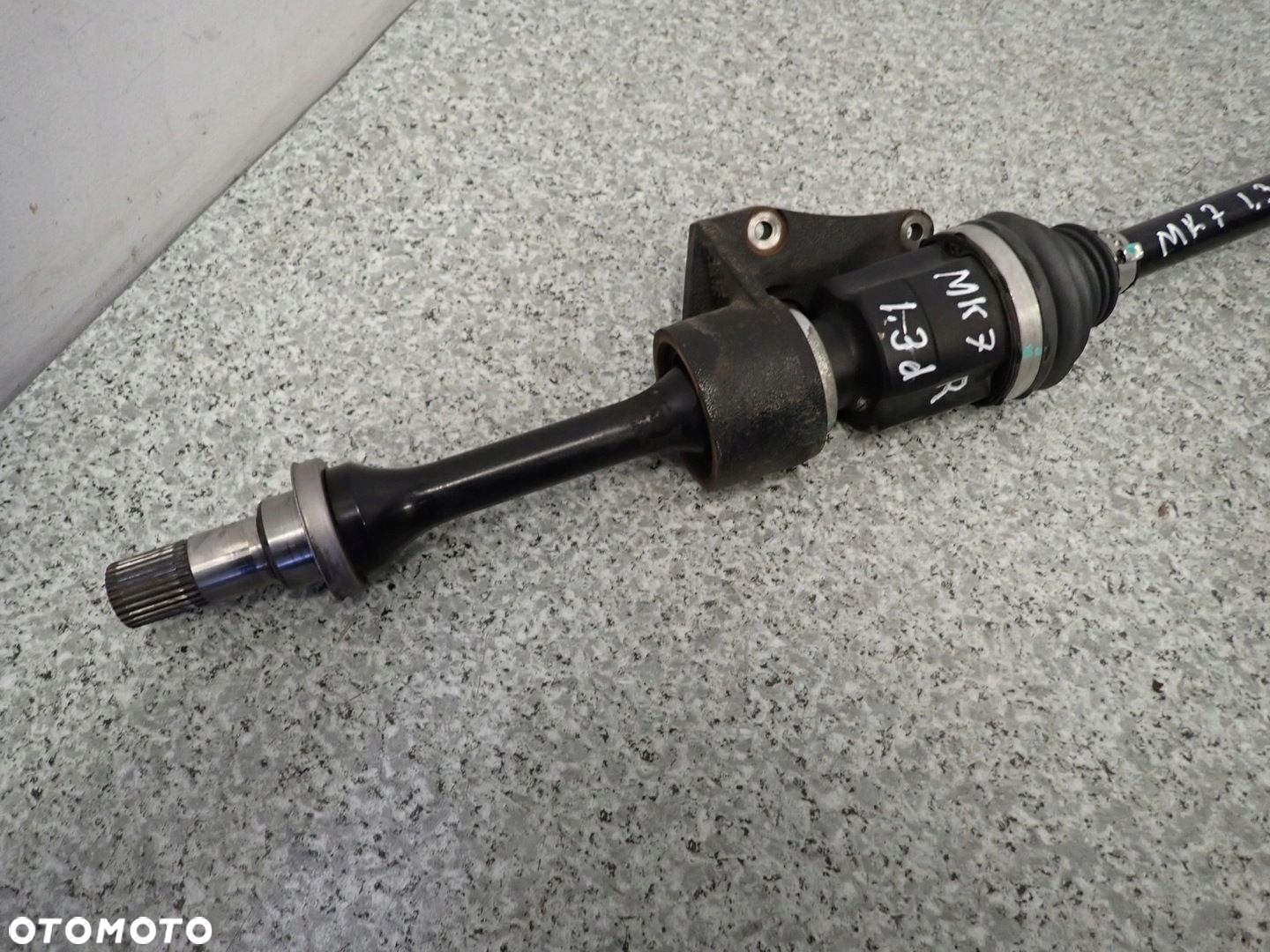 SUZUKI SWIFT MK7 1.3 DDIS 10- PÓŁOŚ PRAWA DŁUGA - 2