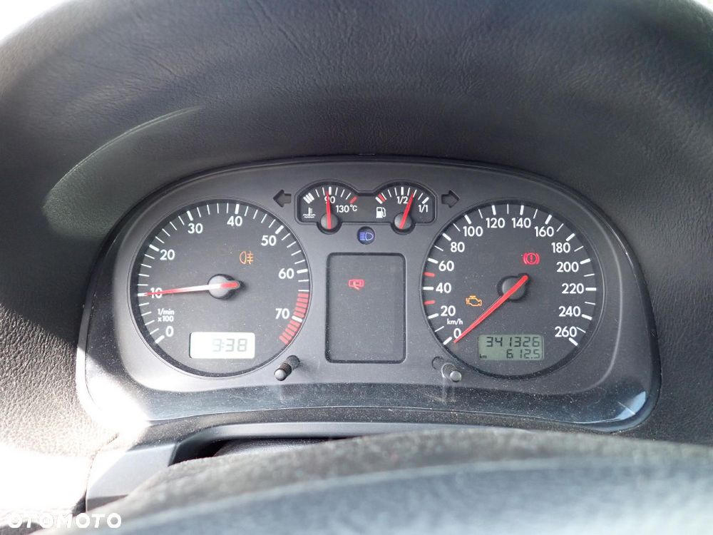 CZĘŚCI - Vw Golf IV 1,6 16V 105KM AZD KOMBI 5B ERT lakier LA7W 2001r. INDEX - 10103 - 8