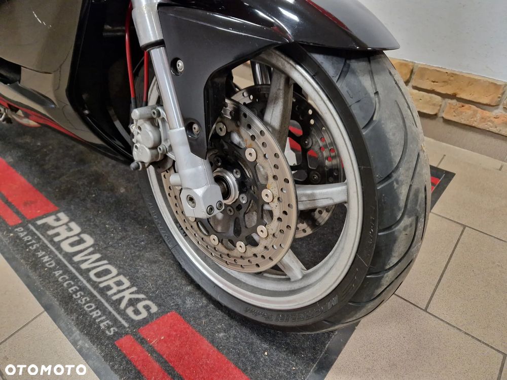 Hyosung GT - 33