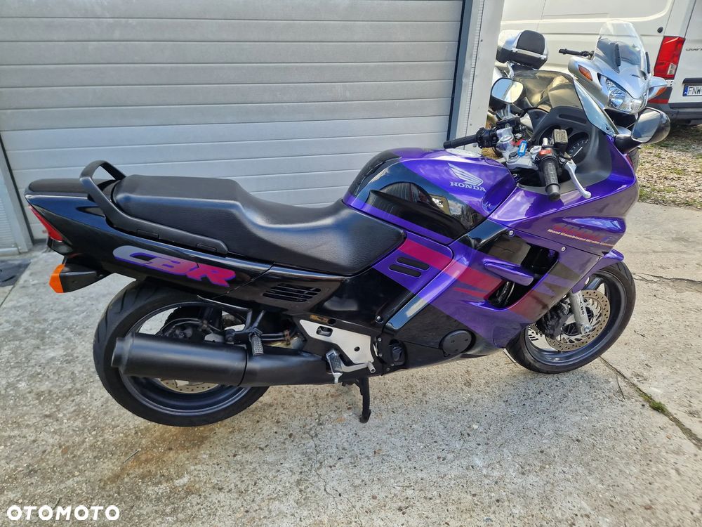 Honda CBR - 3