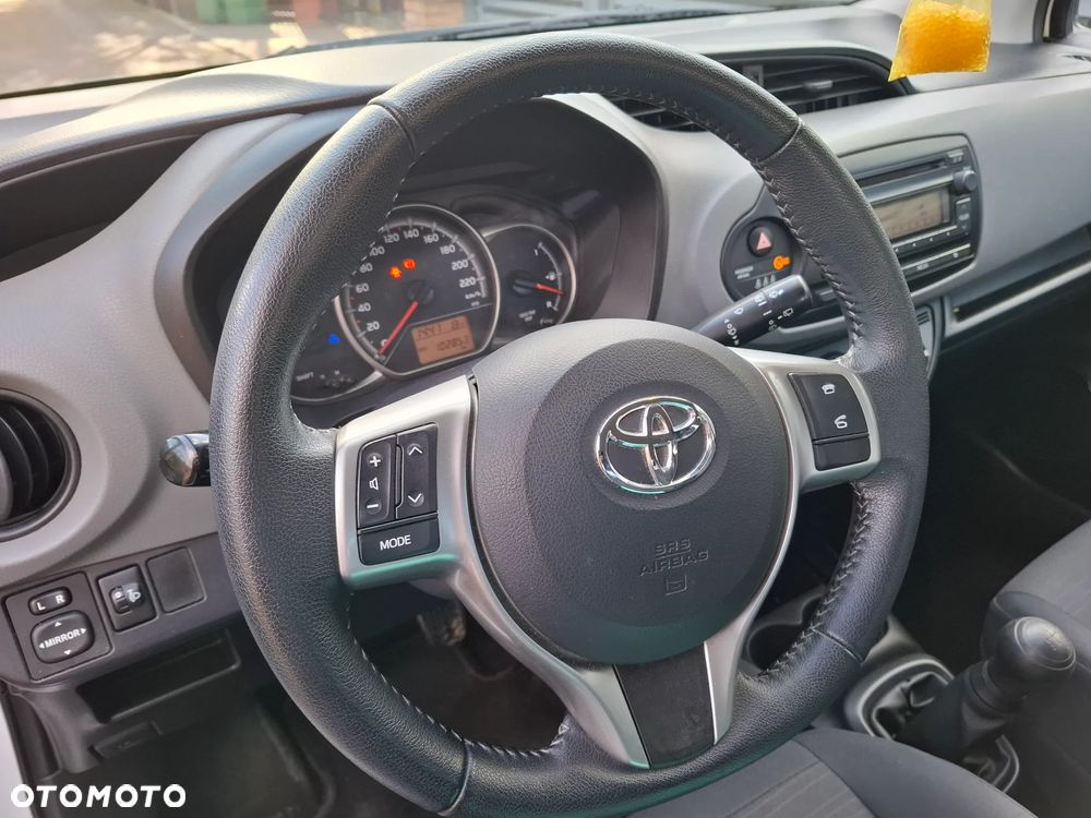 Toyota Yaris - 12