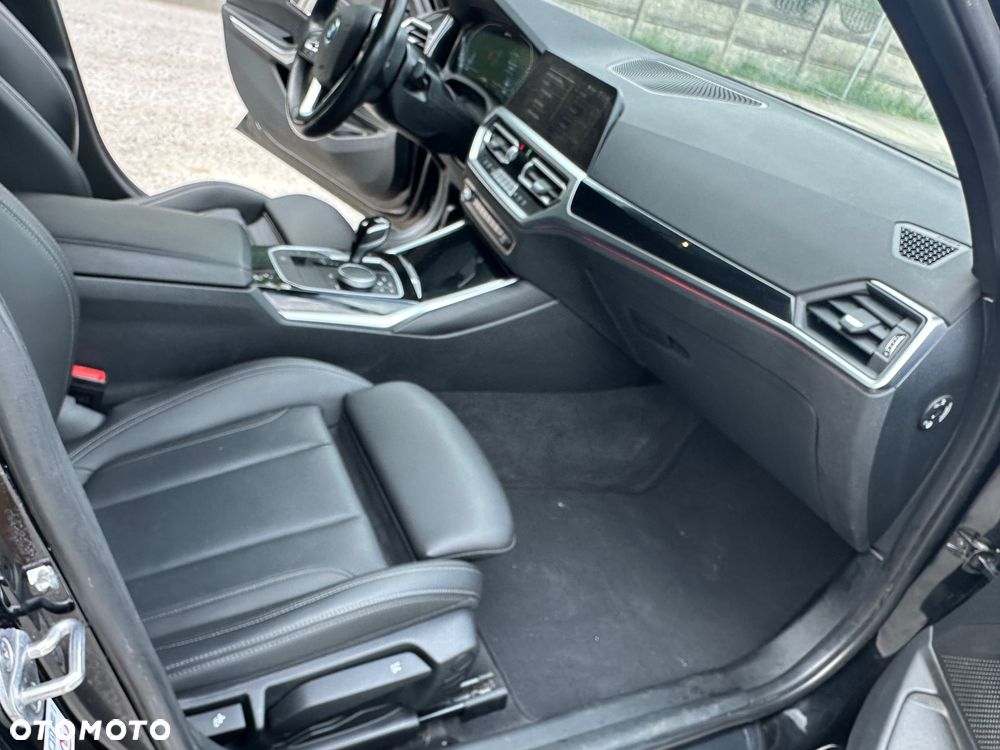 BMW Seria 3 320e PHEV sport - 14