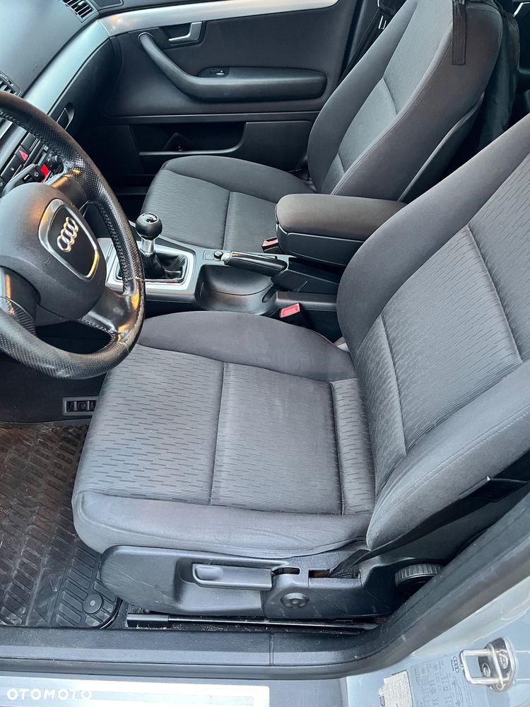 Audi A4 Limousine - 8