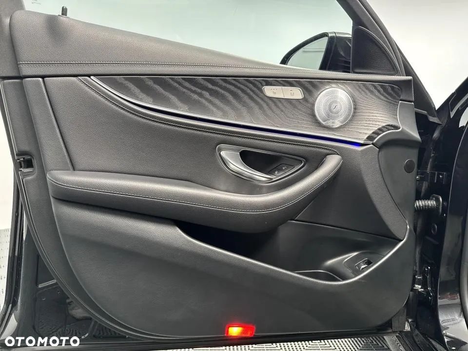 Mercedes-Benz Klasa E 220 d 4-Matic AMG - 10