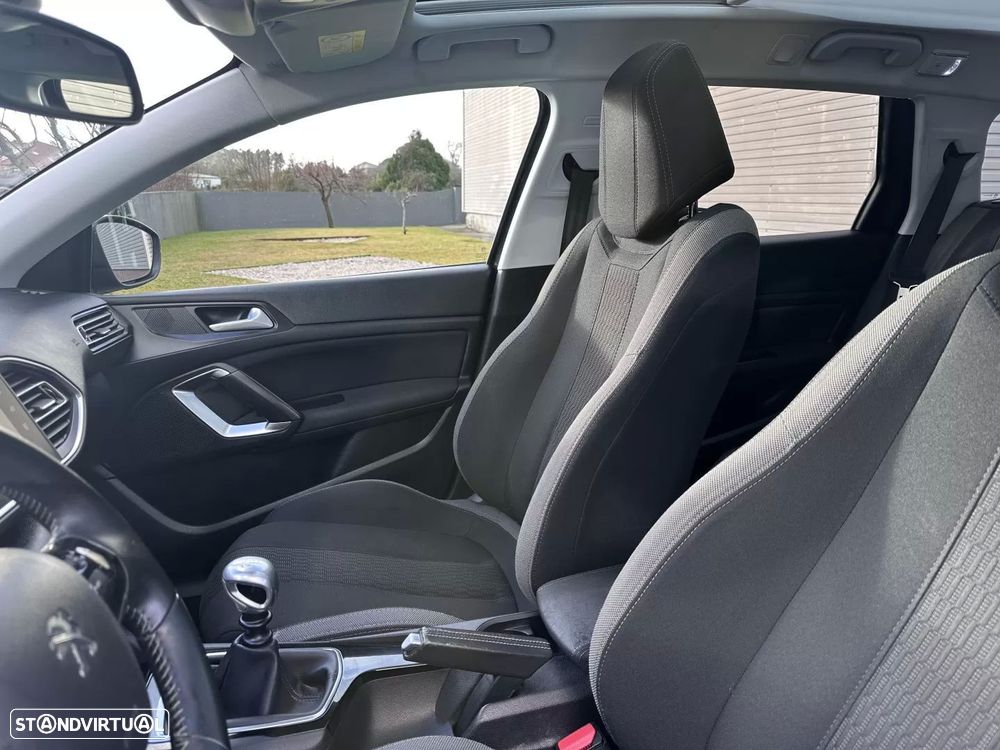 Peugeot 308 SW 1.2 PureTech Style - 26