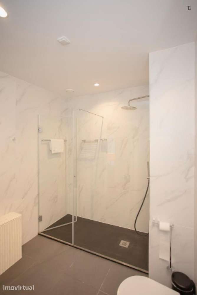 Apartamento com 2 quartos - localizado em Santa Marinha Porto - Grande imagem: 4/22