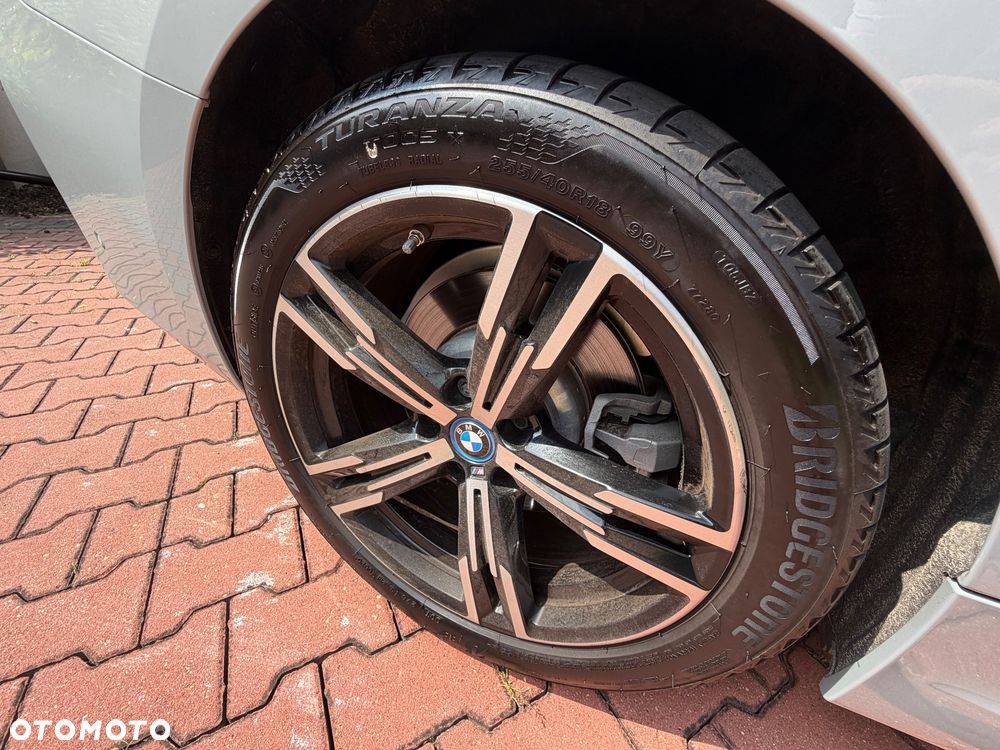 BMW Seria 3 320e M Sport sport - 23