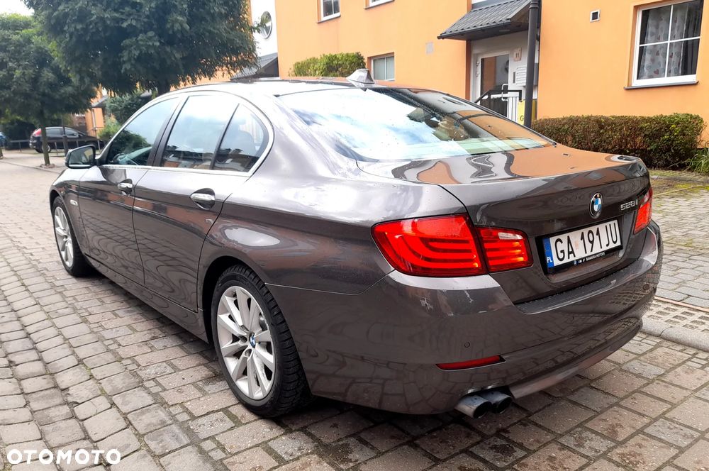 BMW Seria 5 528i xDrive - 3