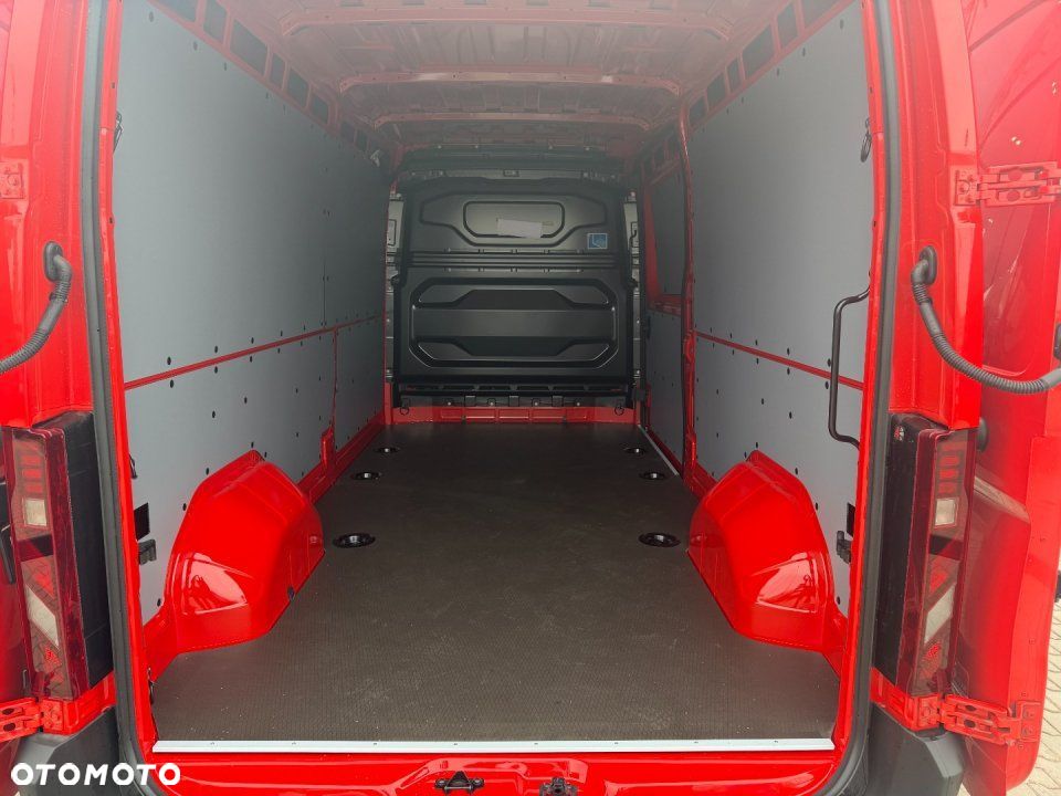 Nissan Interstar - 12