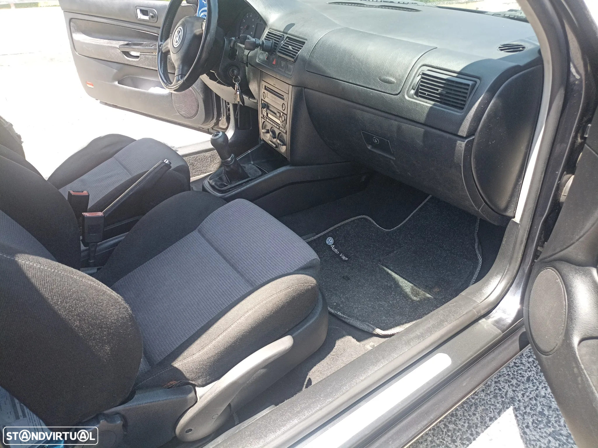 VW Golf 1.6i 25 Anos - 8