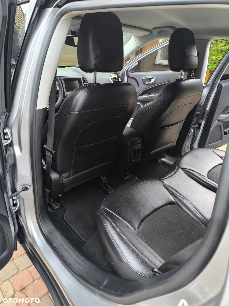 Jeep Compass - 10
