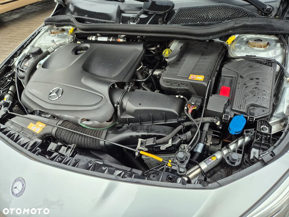 Mercedes-Benz CLA 180 AMG Line - 40