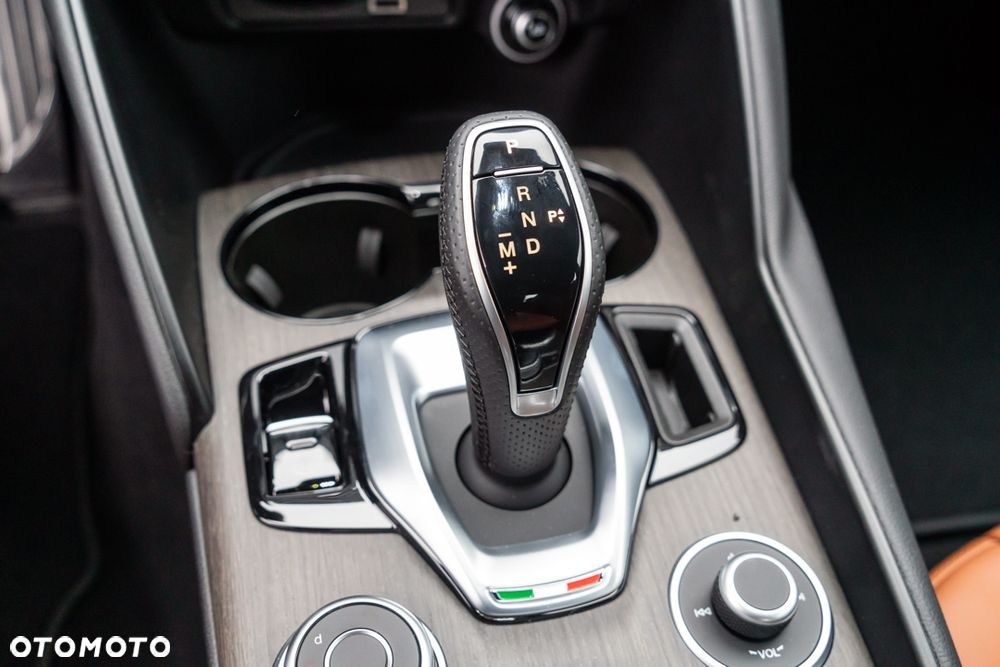Alfa Romeo Giulia 2.0 Turbo TI Q4 - 24