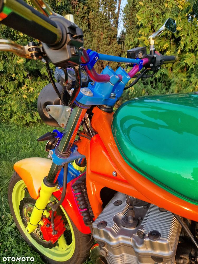 Suzuki GS - 4