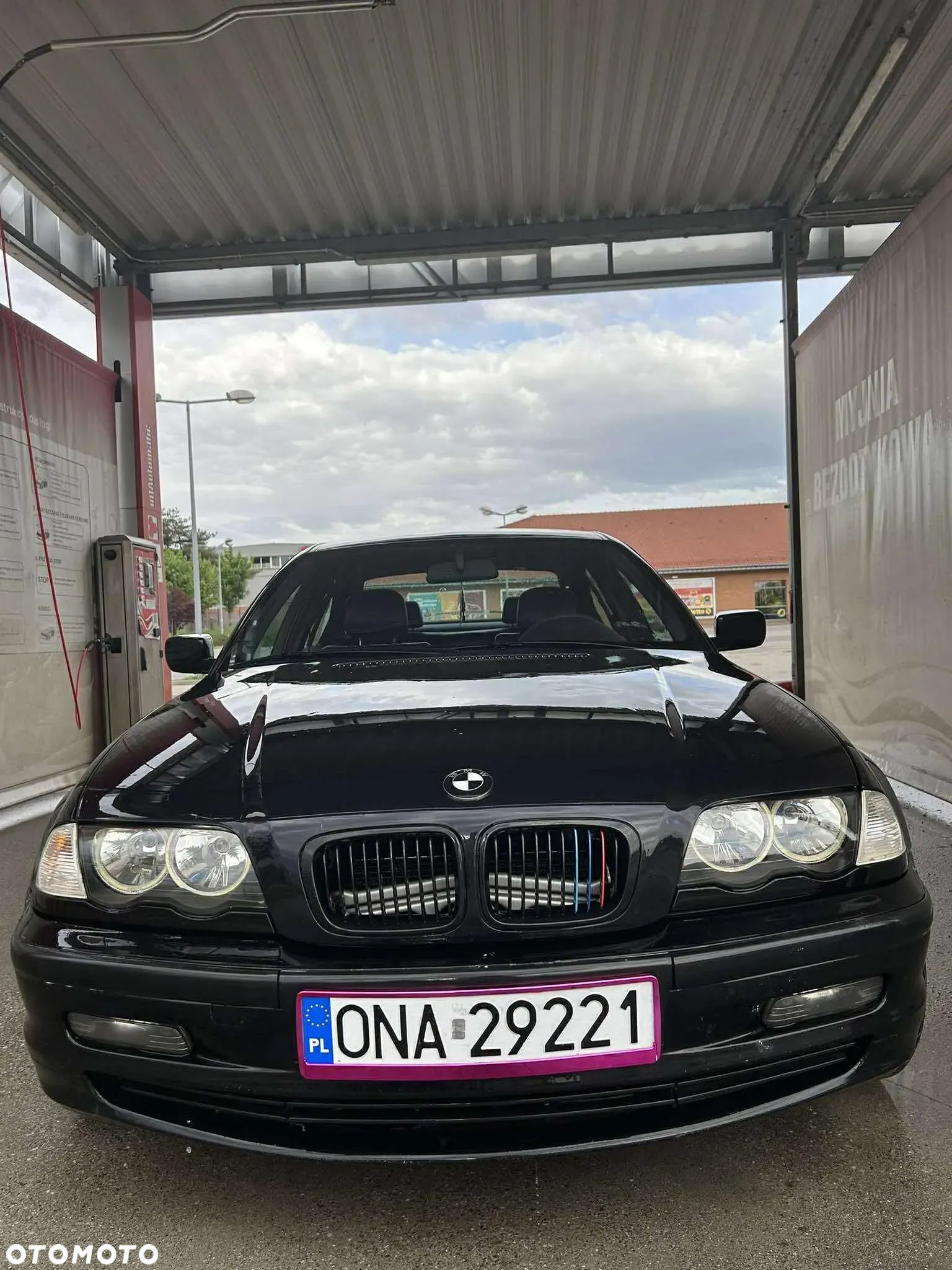 BMW Seria 3 318i - 1