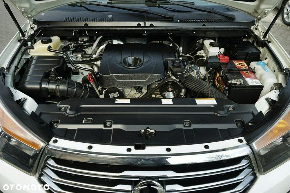 SsangYong/KGM Rodius - 14