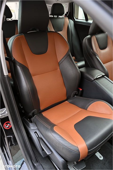 Volvo V60 Cross Country D4 Geartronic Summum - 21