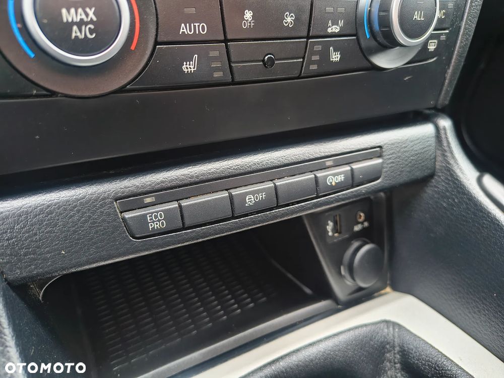 BMW X1 sDrive16d xLine - 29