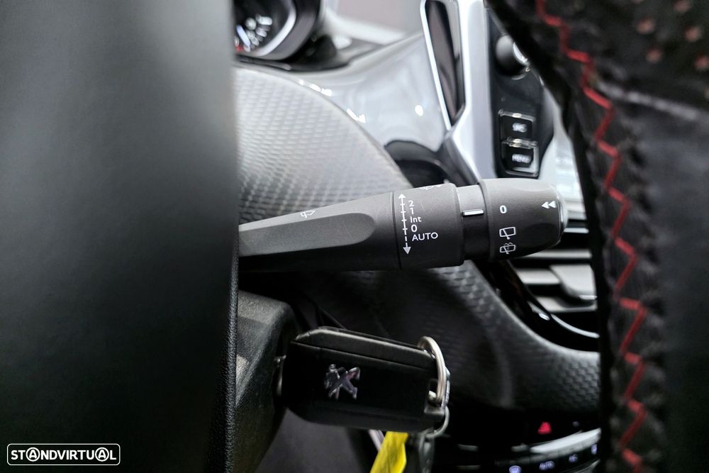Peugeot 208 1.2 PureTech GT Line - 17