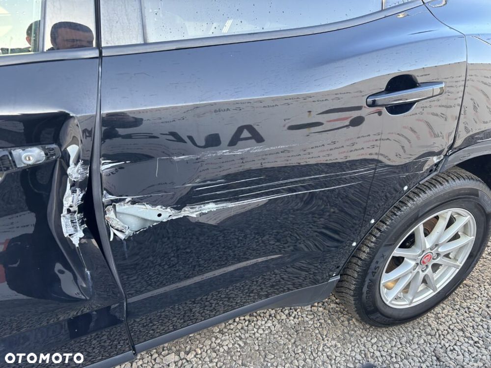 Jaguar E-Pace D150 - 16