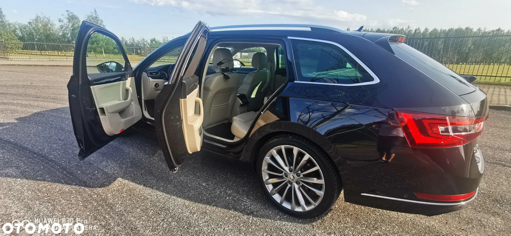Skoda Superb 2.0 TDI 4x4 L&K DSG - 9