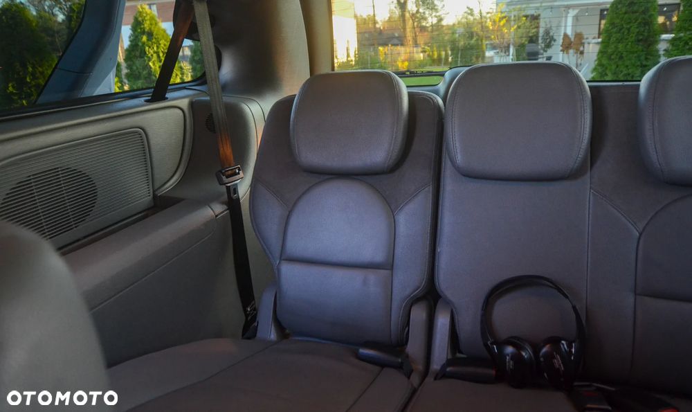 Chrysler Grand Voyager 3.3L LX - 27